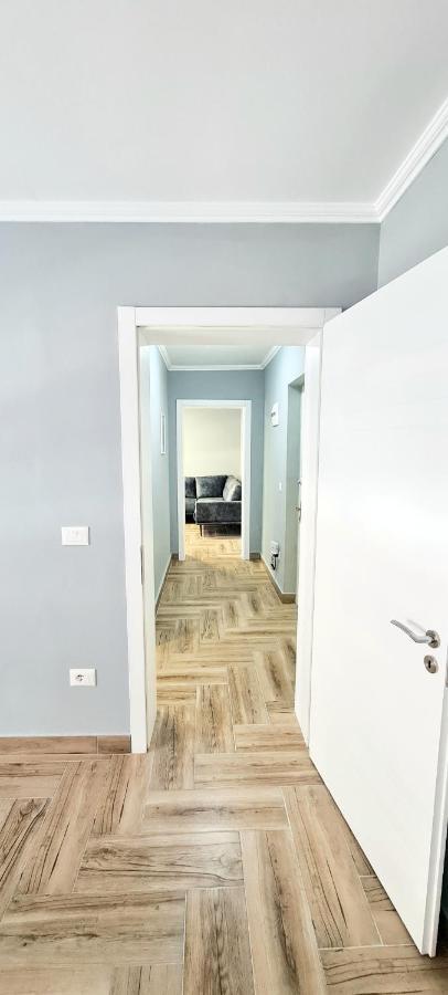 Apartamento 2V1 - 21 Dhjetori Tirana Exterior foto