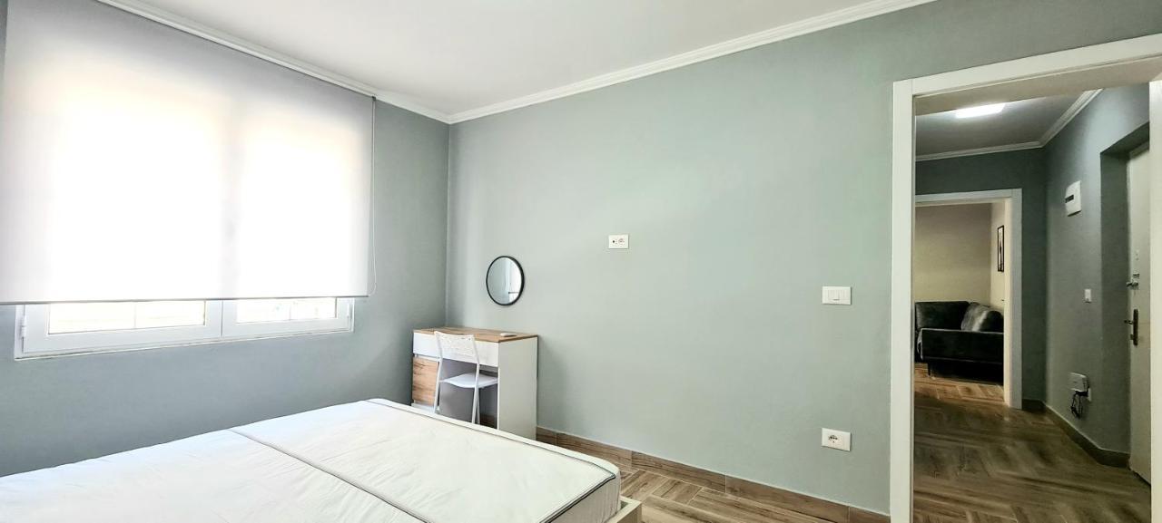 Apartamento 2V1 - 21 Dhjetori Tirana Exterior foto