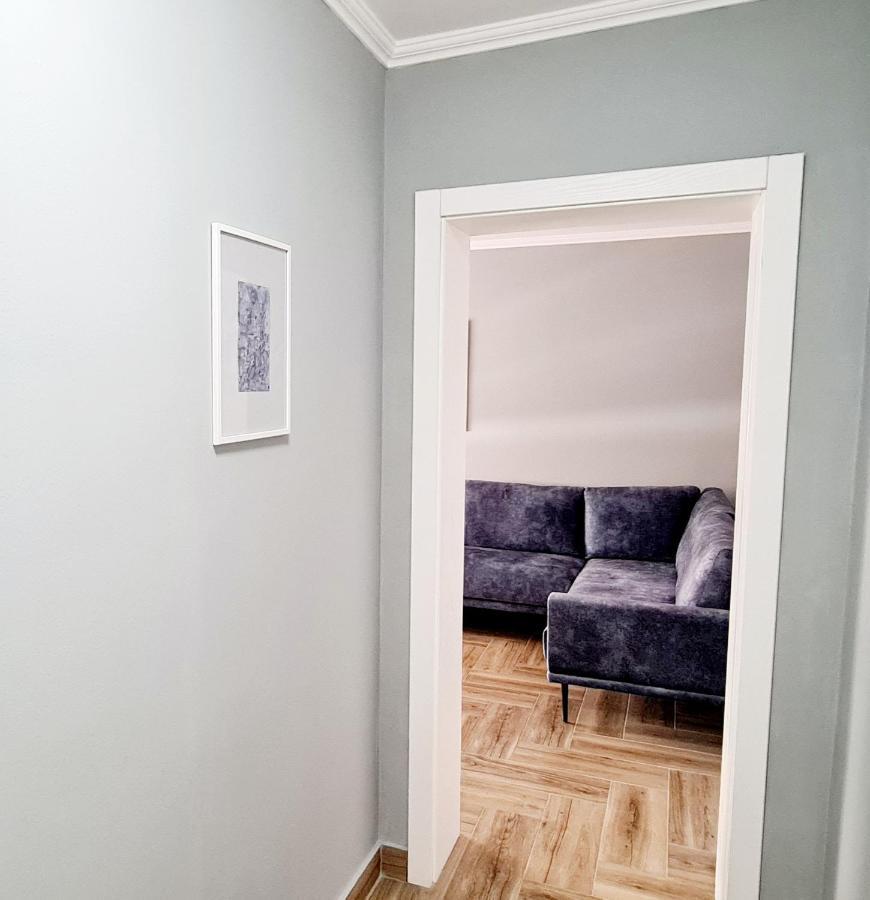 Apartamento 2V1 - 21 Dhjetori Tirana Exterior foto