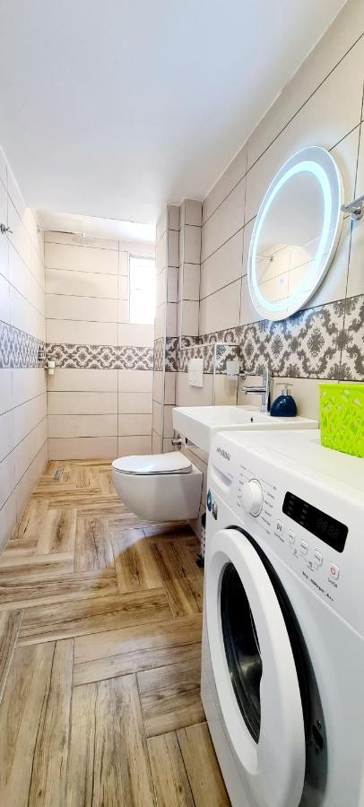 Apartamento 2V1 - 21 Dhjetori Tirana Exterior foto