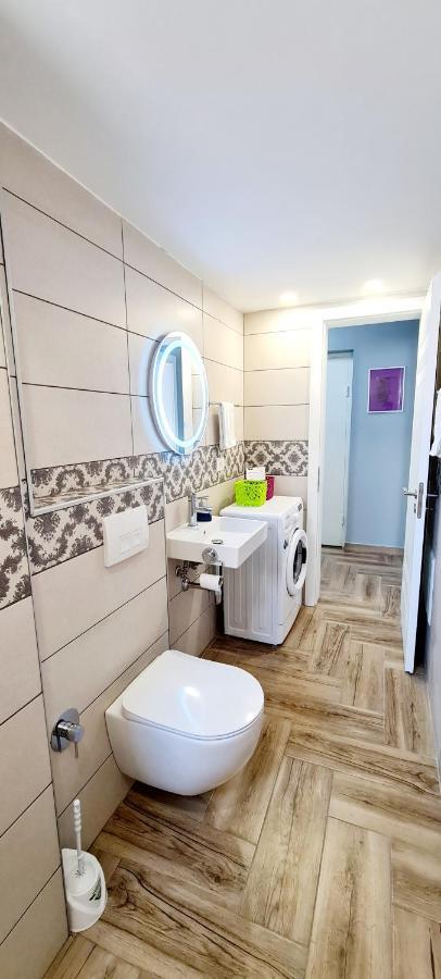 Apartamento 2V1 - 21 Dhjetori Tirana Exterior foto