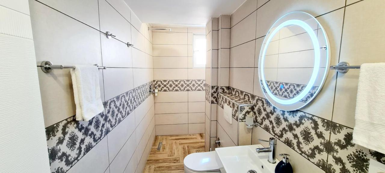 Apartamento 2V1 - 21 Dhjetori Tirana Exterior foto